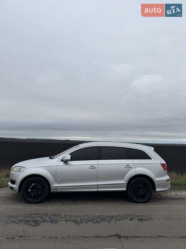 Внедорожник / Кроссовер Audi Q7 2006 в Малой Виске