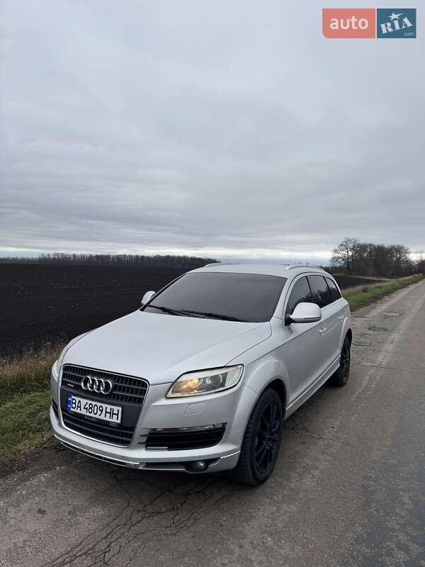 Внедорожник / Кроссовер Audi Q7 2006 в Малой Виске