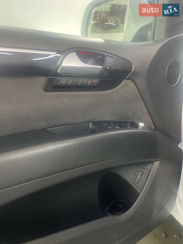 Позашляховик / Кросовер Audi Q7 2013 в Полтаві