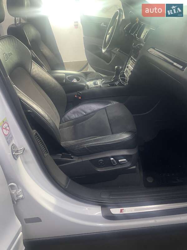 Позашляховик / Кросовер Audi Q7 2013 в Полтаві