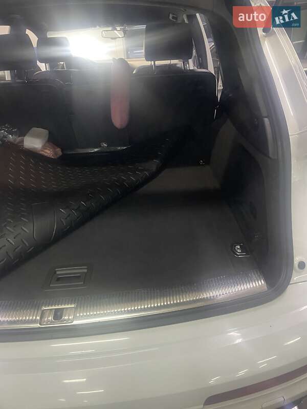 Позашляховик / Кросовер Audi Q7 2013 в Полтаві