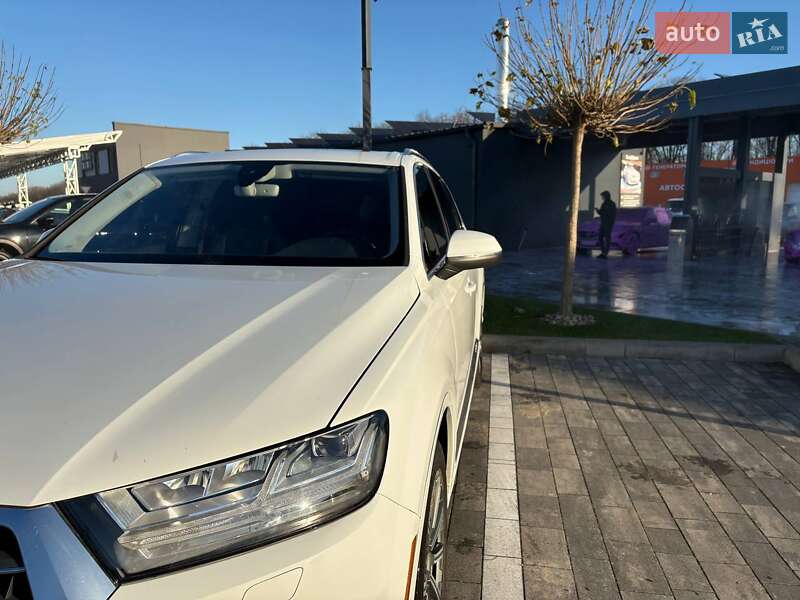 Позашляховик / Кросовер Audi Q7 2015 в Дніпрі