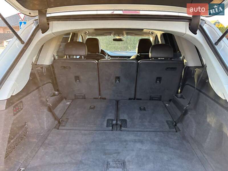Позашляховик / Кросовер Audi Q7 2015 в Дніпрі
