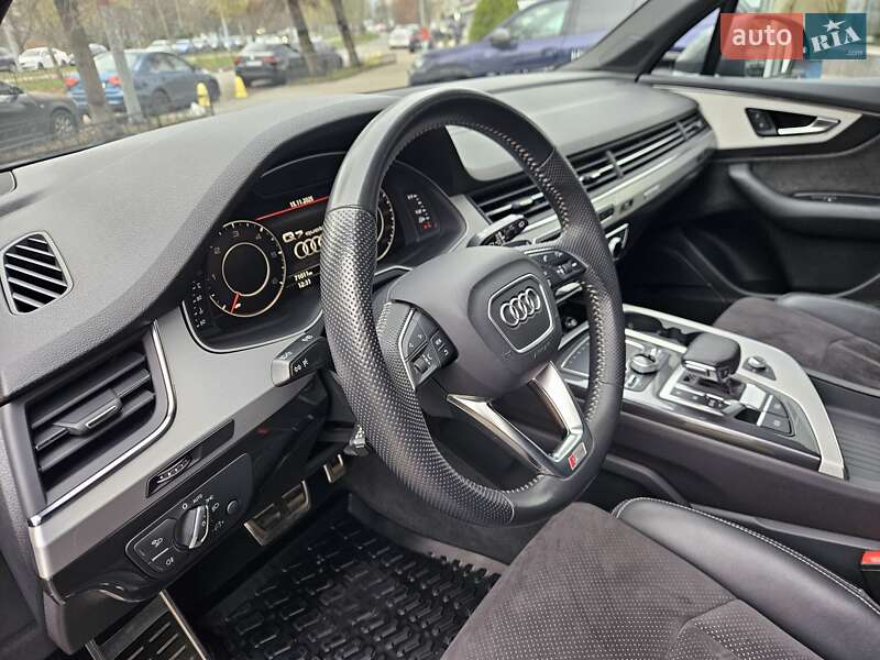 Внедорожник / Кроссовер Audi Q7 2019 в Киеве