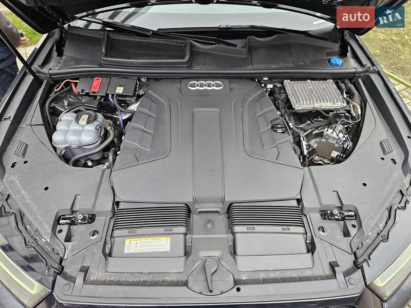 Внедорожник / Кроссовер Audi Q7 2019 в Киеве