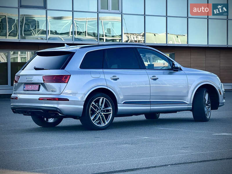 Позашляховик / Кросовер Audi Q7 2017 в Києві