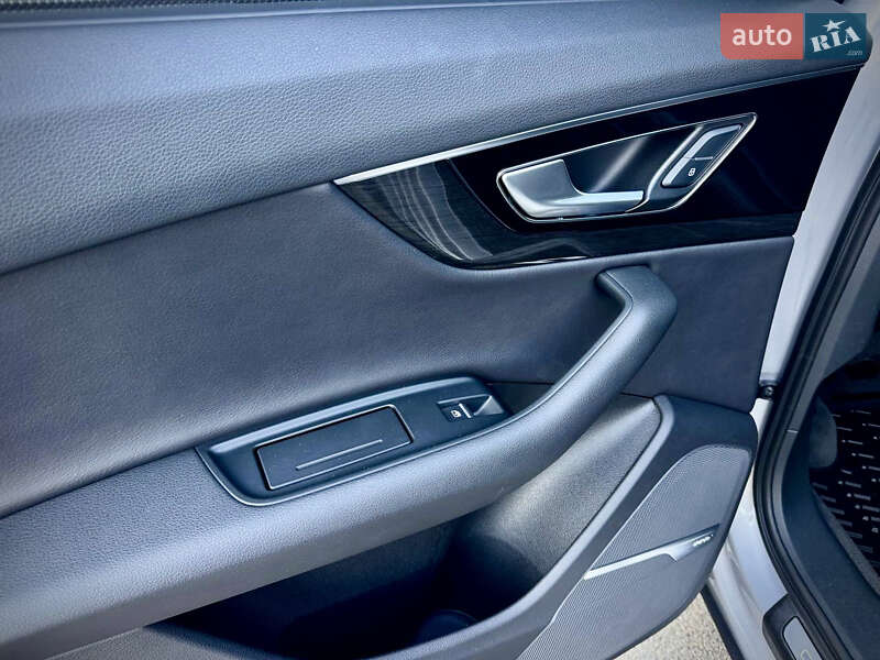 Позашляховик / Кросовер Audi Q7 2017 в Києві