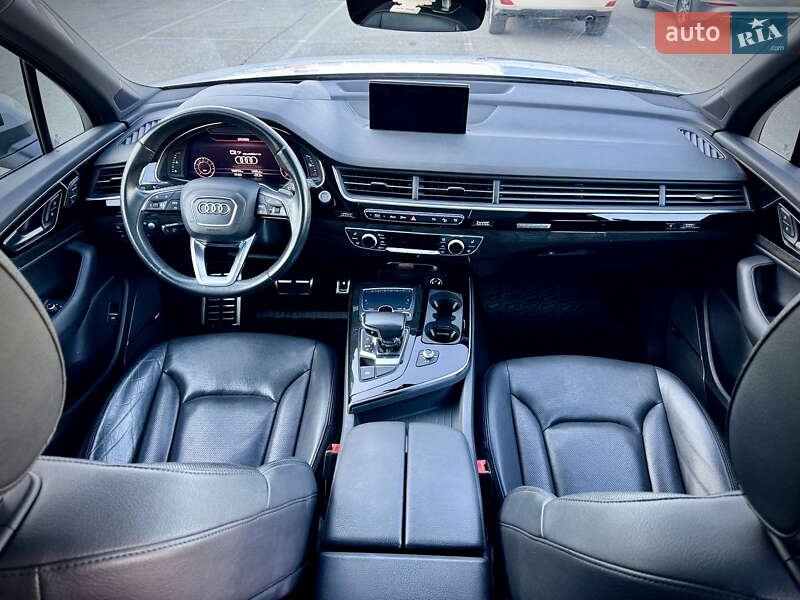 Позашляховик / Кросовер Audi Q7 2017 в Києві