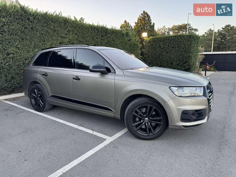 Внедорожник / Кроссовер Audi Q7 2016 в Киеве