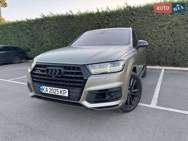 Внедорожник / Кроссовер Audi Q7 2016 в Киеве