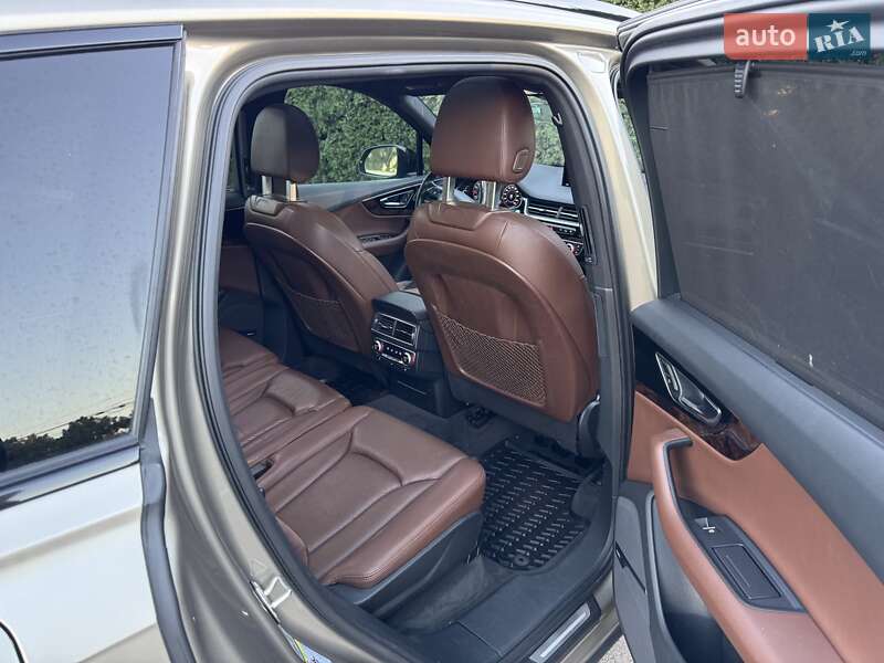 Внедорожник / Кроссовер Audi Q7 2016 в Киеве