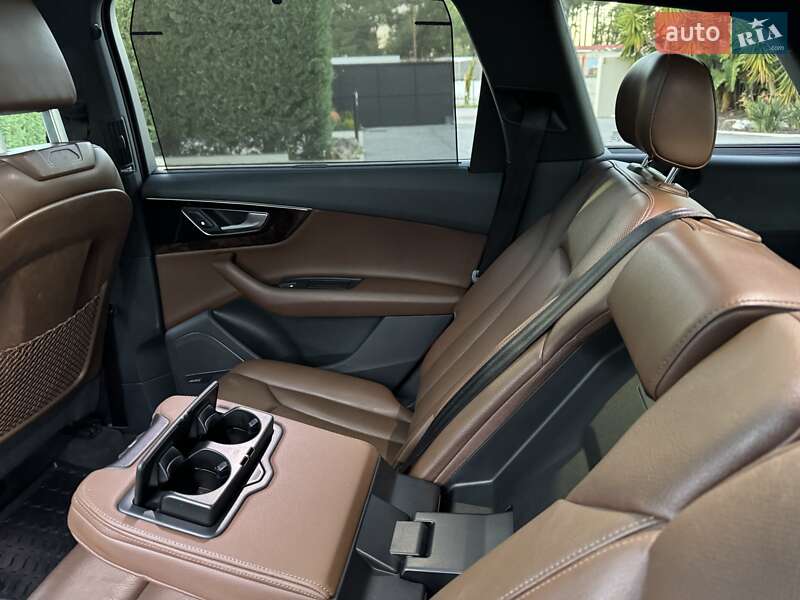 Внедорожник / Кроссовер Audi Q7 2016 в Киеве