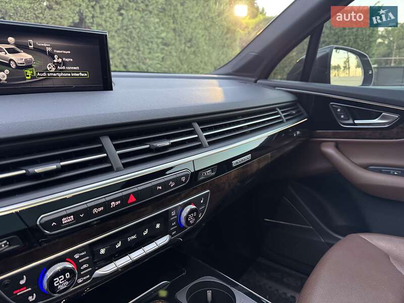 Внедорожник / Кроссовер Audi Q7 2016 в Киеве