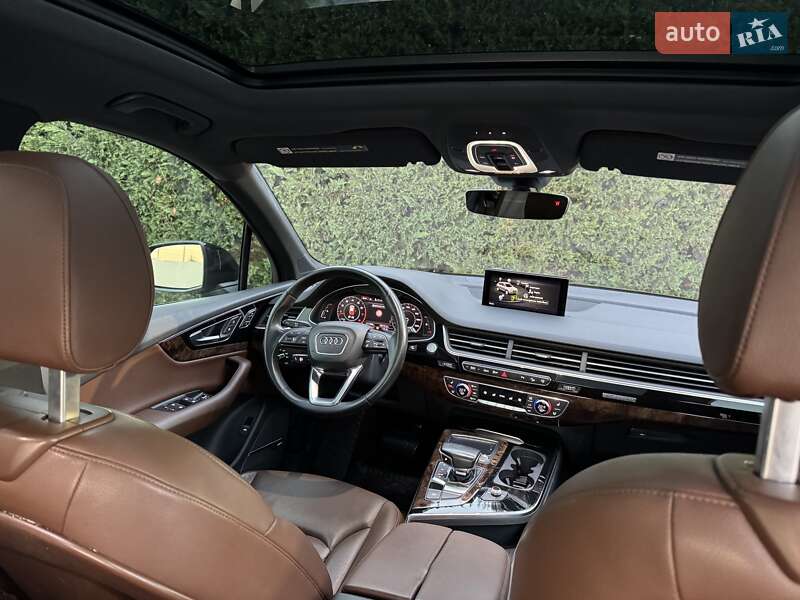 Внедорожник / Кроссовер Audi Q7 2016 в Киеве