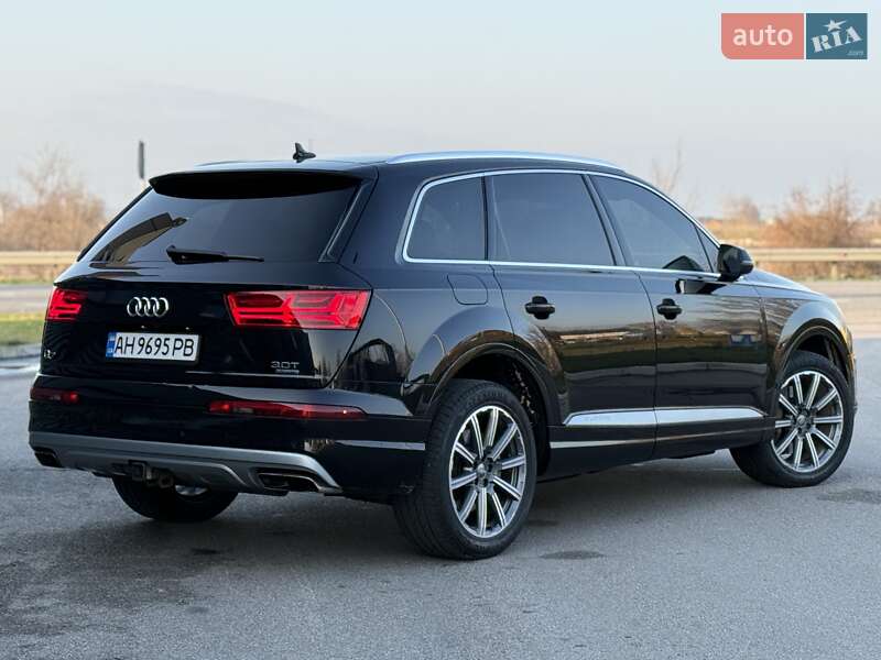 Позашляховик / Кросовер Audi Q7 2017 в Дніпрі