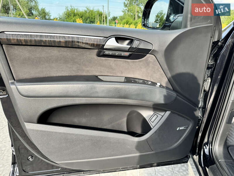 Позашляховик / Кросовер Audi Q7 2015 в Львові