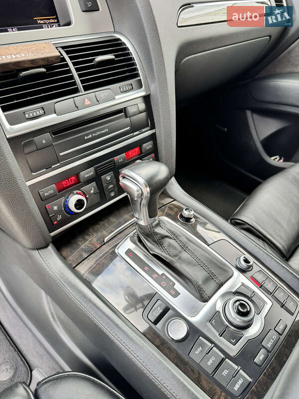 Позашляховик / Кросовер Audi Q7 2015 в Львові