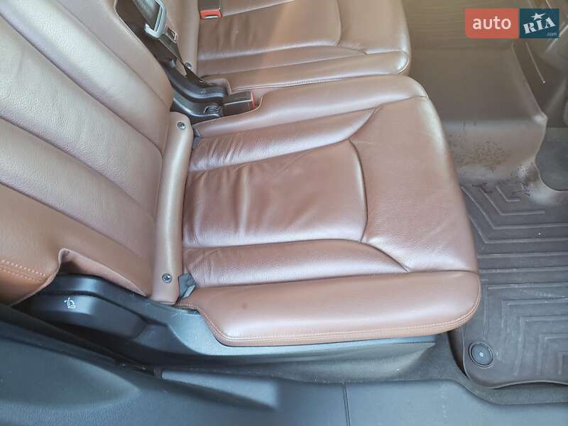 Позашляховик / Кросовер Audi Q7 2016 в Чуднові