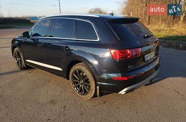 Позашляховик / Кросовер Audi Q7 2016 в Чуднові