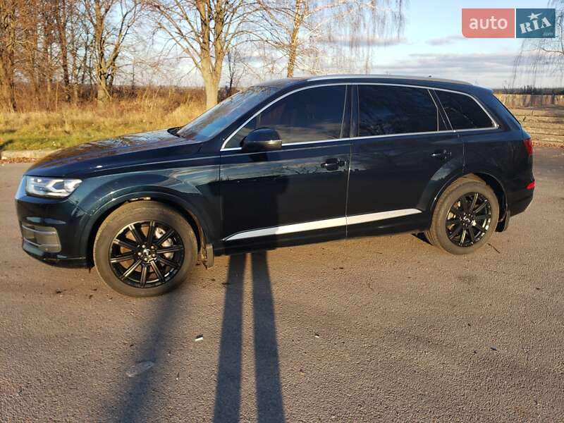 Внедорожник / Кроссовер Audi Q7 2016 в Чуднове