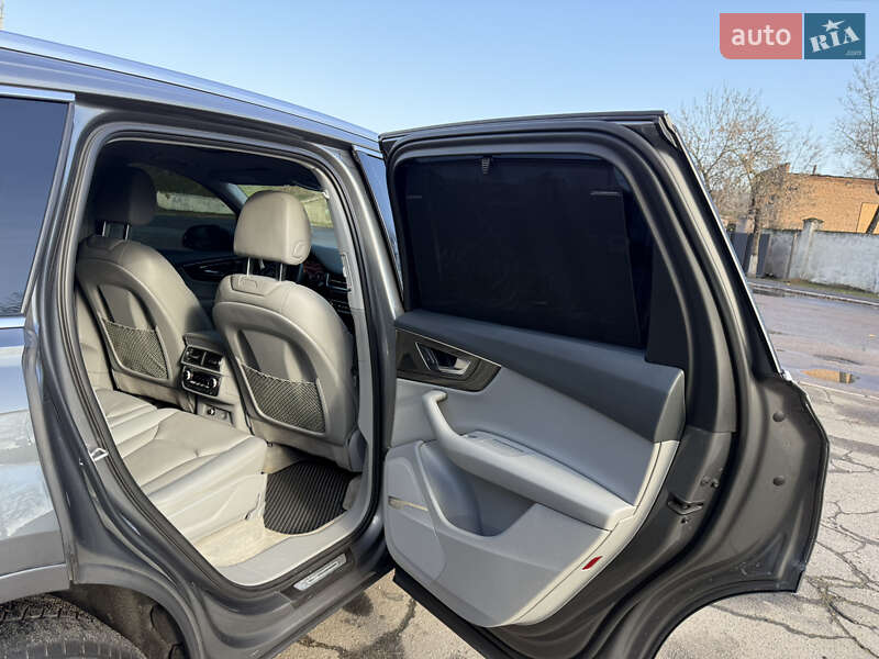 Позашляховик / Кросовер Audi Q7 2017 в Миколаєві
