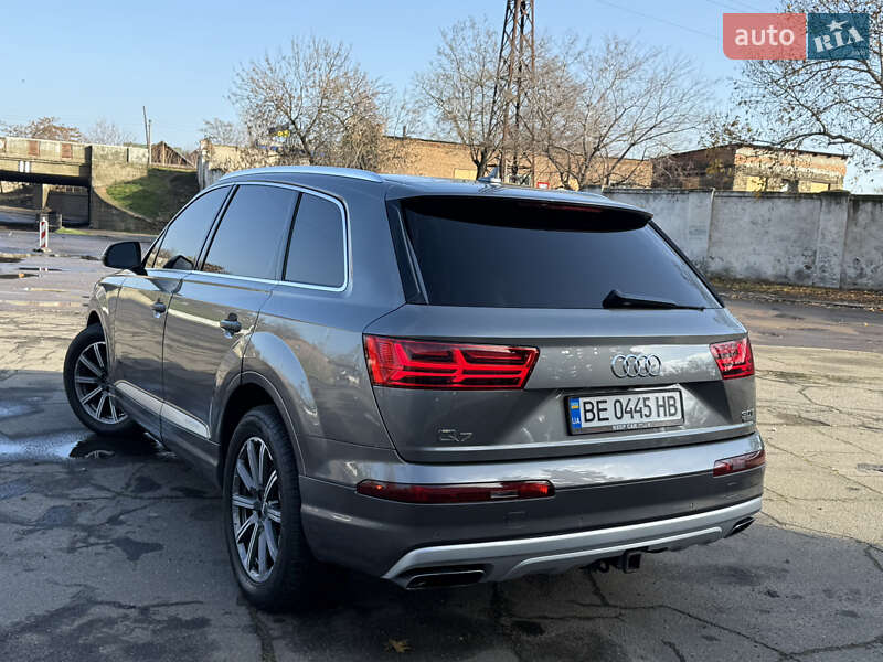Позашляховик / Кросовер Audi Q7 2017 в Миколаєві