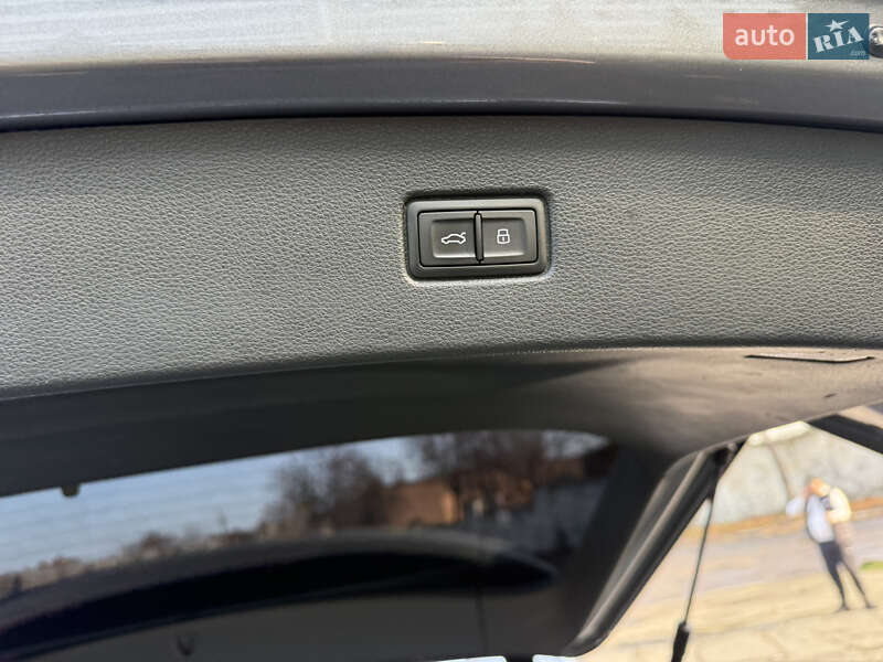 Позашляховик / Кросовер Audi Q7 2017 в Миколаєві