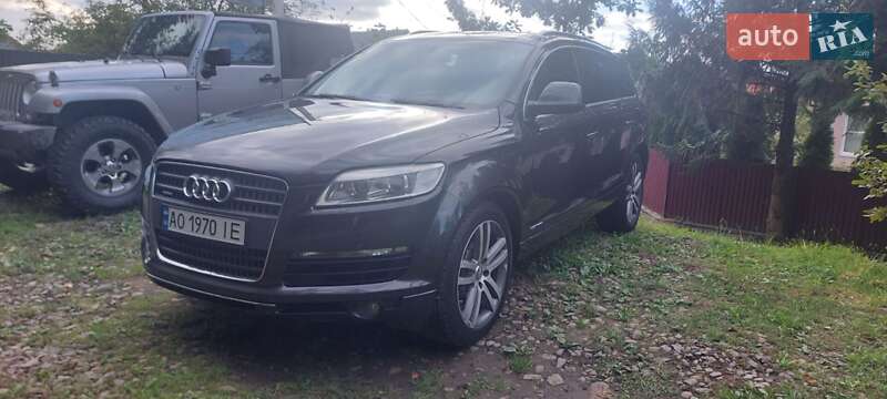 Внедорожник / Кроссовер Audi Q7 2006 в Тячеве