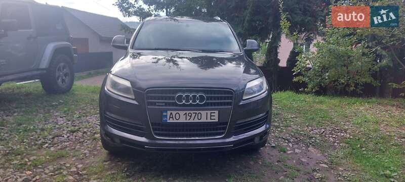 Внедорожник / Кроссовер Audi Q7 2006 в Тячеве