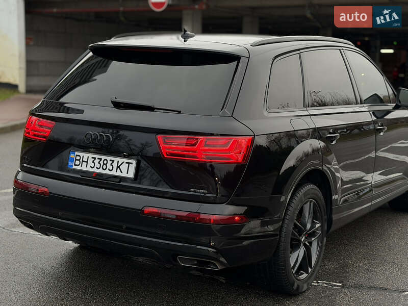 Внедорожник / Кроссовер Audi Q7 2017 в Киеве