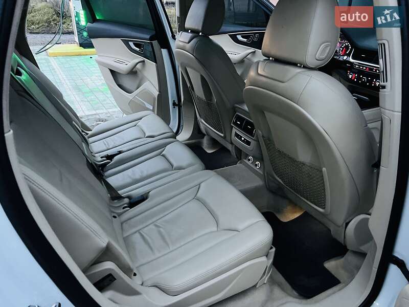 Позашляховик / Кросовер Audi Q7 2019 в Тернополі