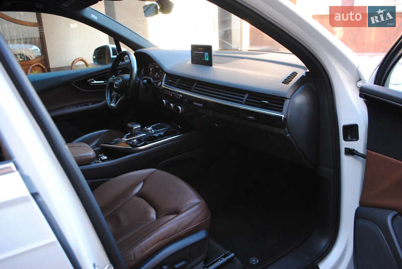 Внедорожник / Кроссовер Audi Q7 2016 в Тячеве