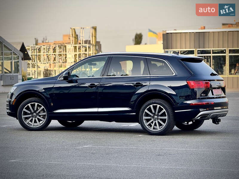 Позашляховик / Кросовер Audi Q7 2018 в Києві