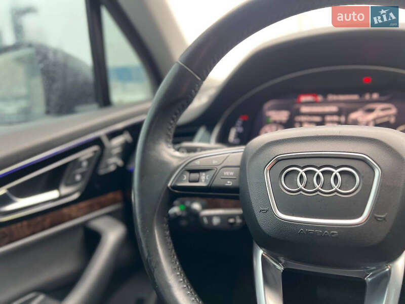 Позашляховик / Кросовер Audi Q7 2017 в Львові