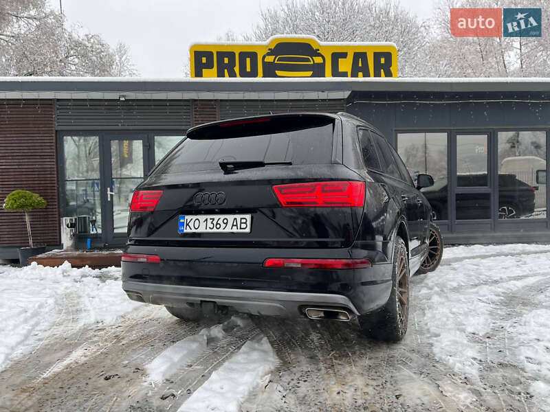 Позашляховик / Кросовер Audi Q7 2017 в Львові