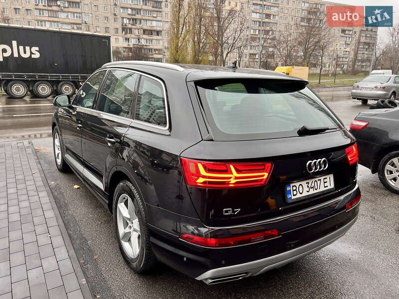 Внедорожник / Кроссовер Audi Q7 2016 в Киеве