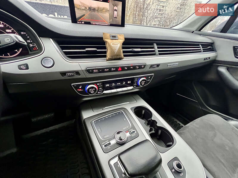 Внедорожник / Кроссовер Audi Q7 2016 в Киеве
