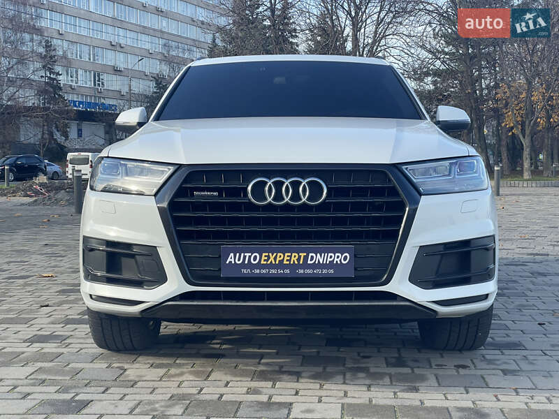 Позашляховик / Кросовер Audi Q7 2017 в Дніпрі