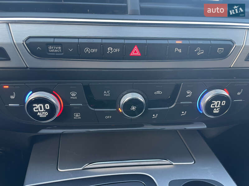 Позашляховик / Кросовер Audi Q7 2017 в Дніпрі