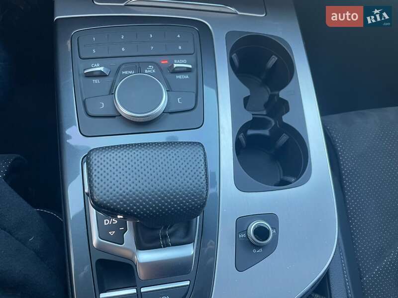 Позашляховик / Кросовер Audi Q7 2017 в Дніпрі