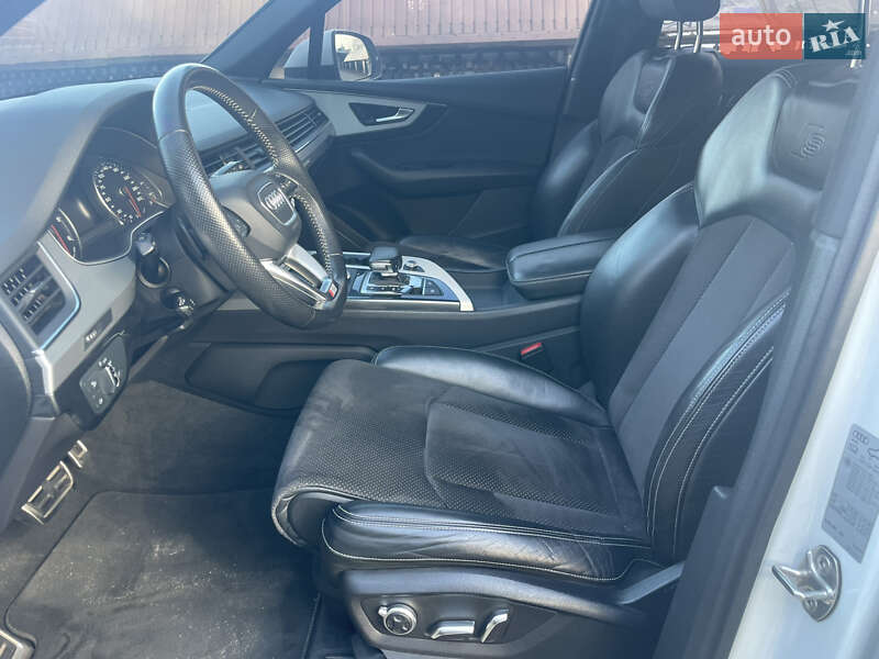 Позашляховик / Кросовер Audi Q7 2017 в Дніпрі