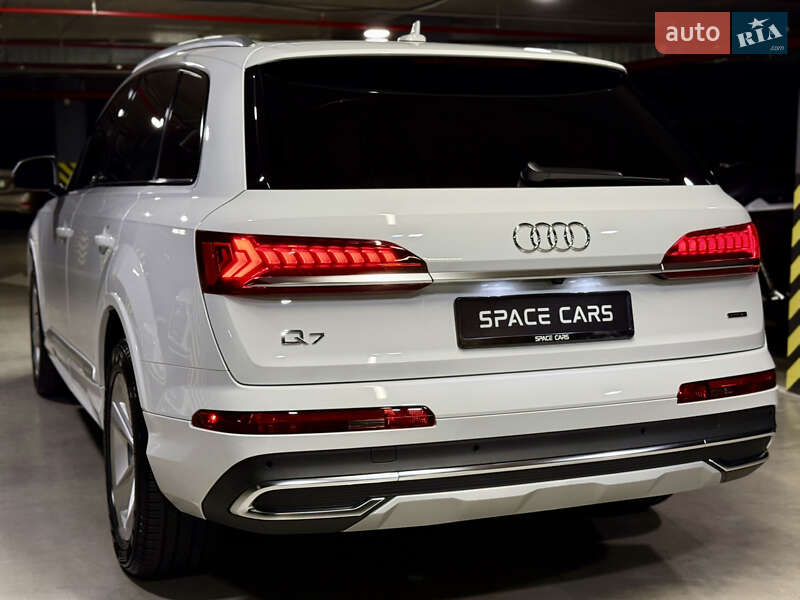 Позашляховик / Кросовер Audi Q7 2019 в Києві