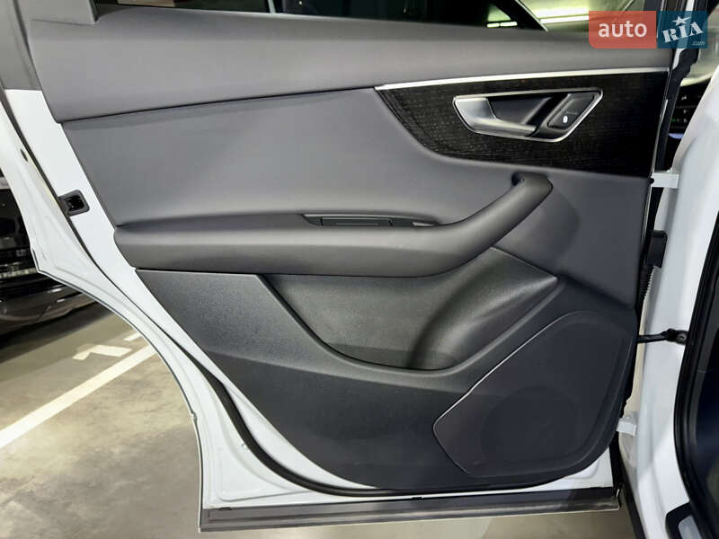 Позашляховик / Кросовер Audi Q7 2019 в Києві