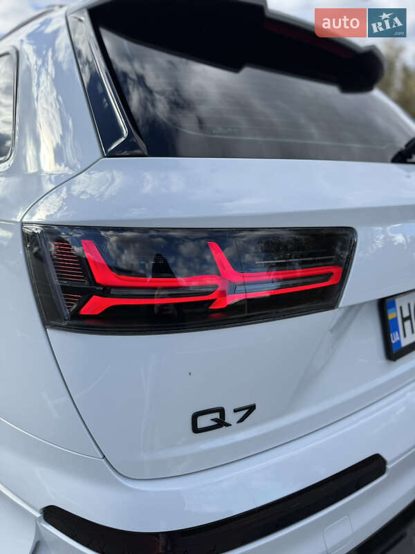 Внедорожник / Кроссовер Audi Q7 2016 в Тернополе