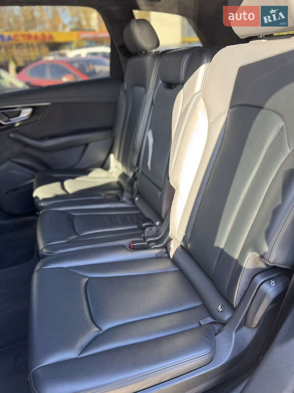 Внедорожник / Кроссовер Audi Q7 2016 в Тернополе