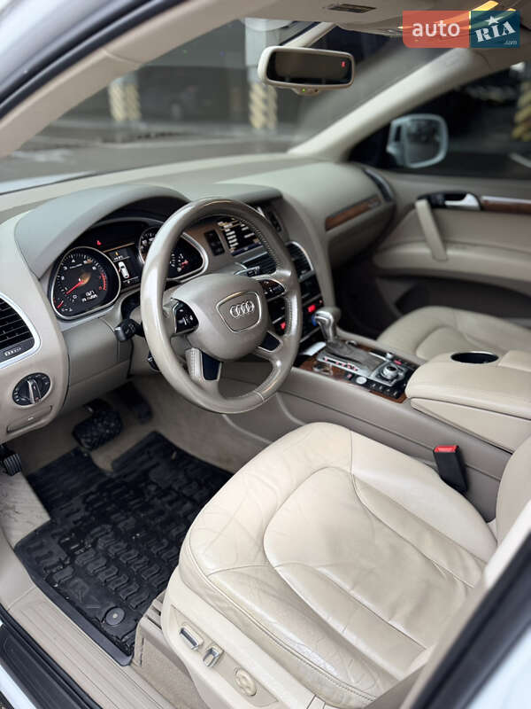 Позашляховик / Кросовер Audi Q7 2014 в Києві