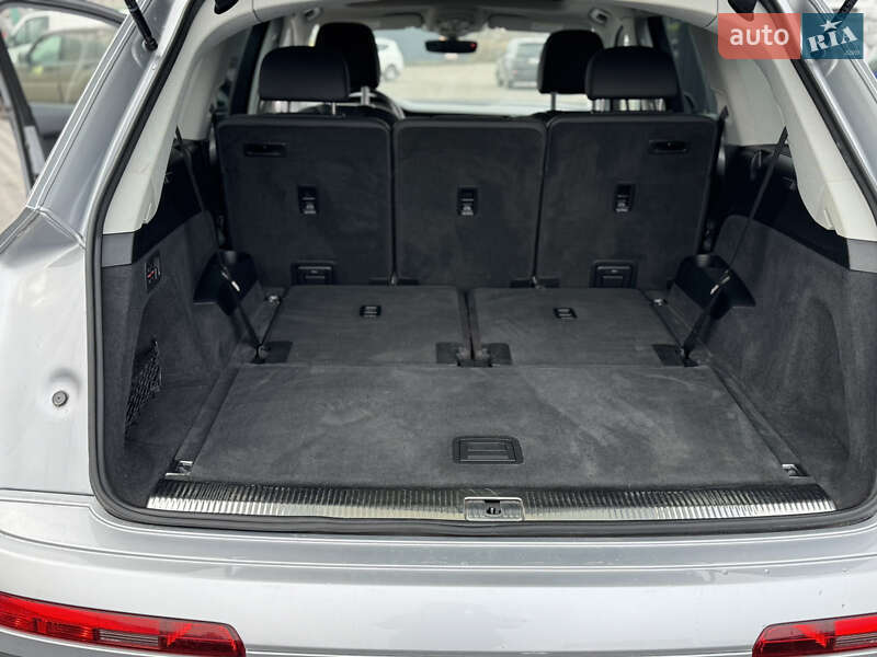Позашляховик / Кросовер Audi Q7 2021 в Полтаві