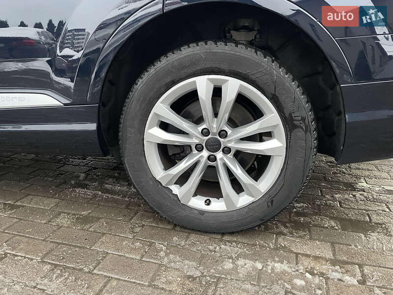 Внедорожник / Кроссовер Audi Q7 2017 в Львове