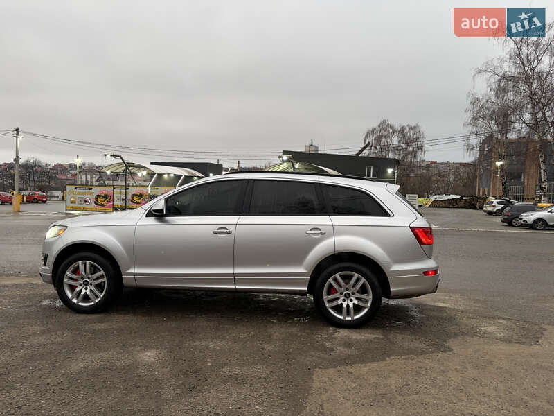 Позашляховик / Кросовер Audi Q7 2015 в Чернівцях