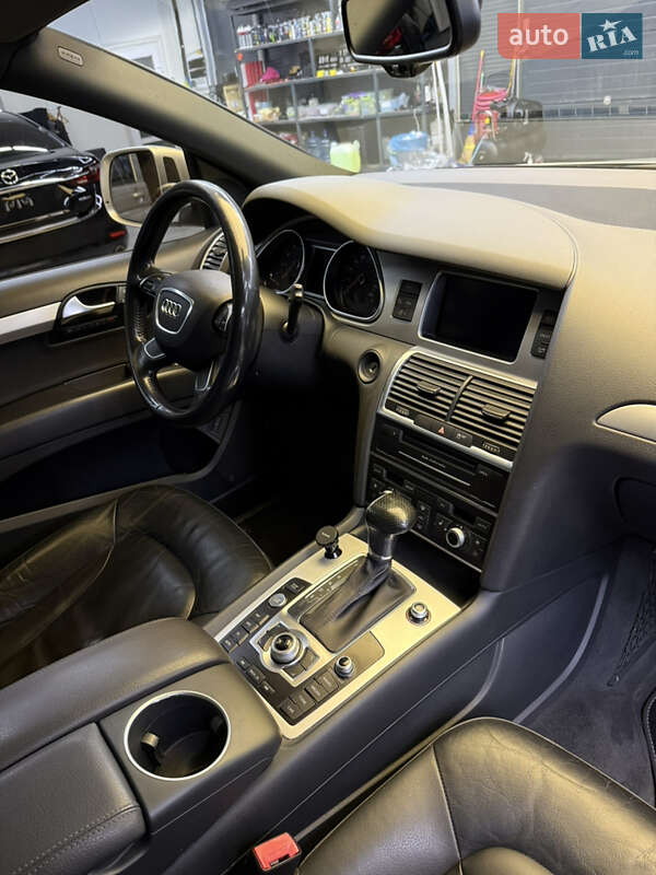 Позашляховик / Кросовер Audi Q7 2015 в Чернівцях